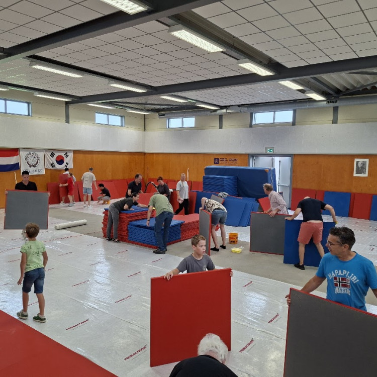 Mat weer terug in de dojo/dojang